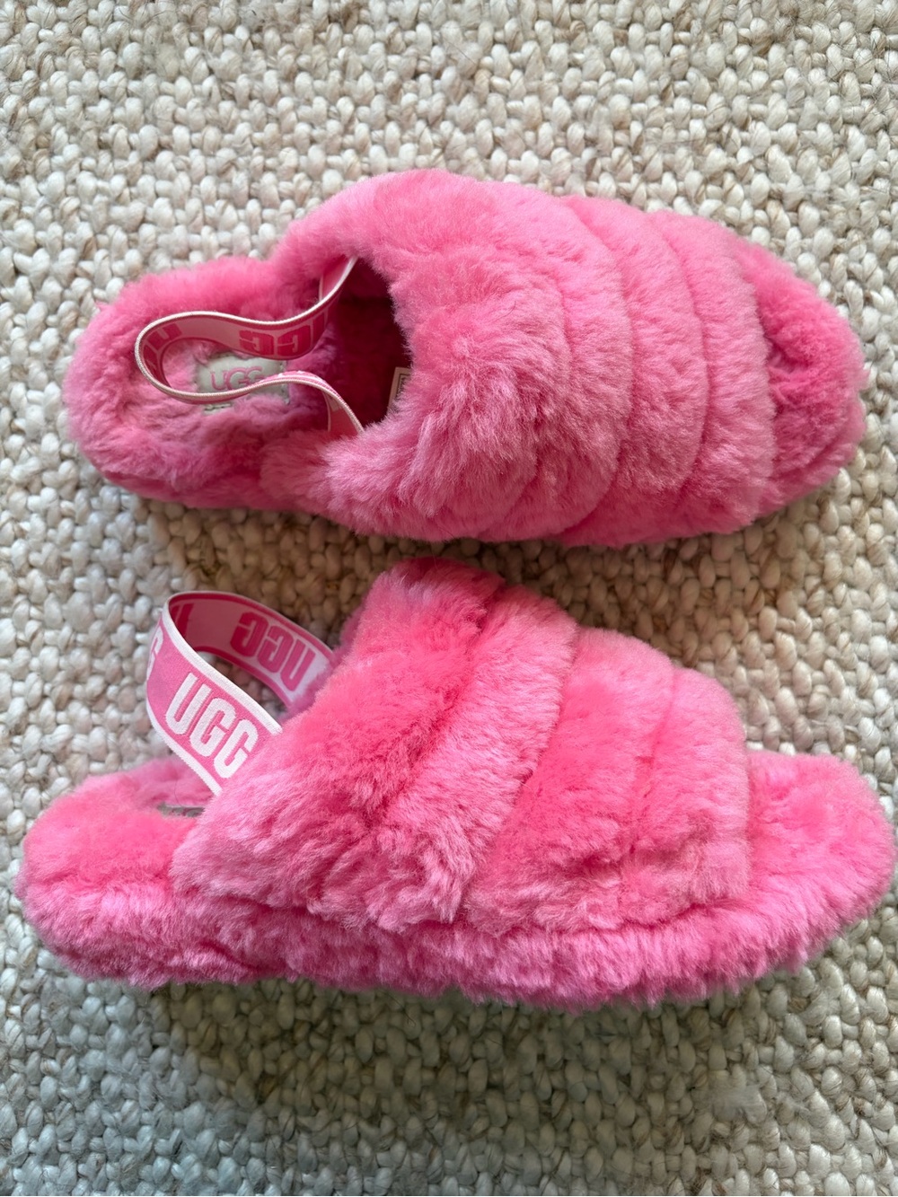 UGG Pink Fluff Yeah Slippers Size 9 Women’s